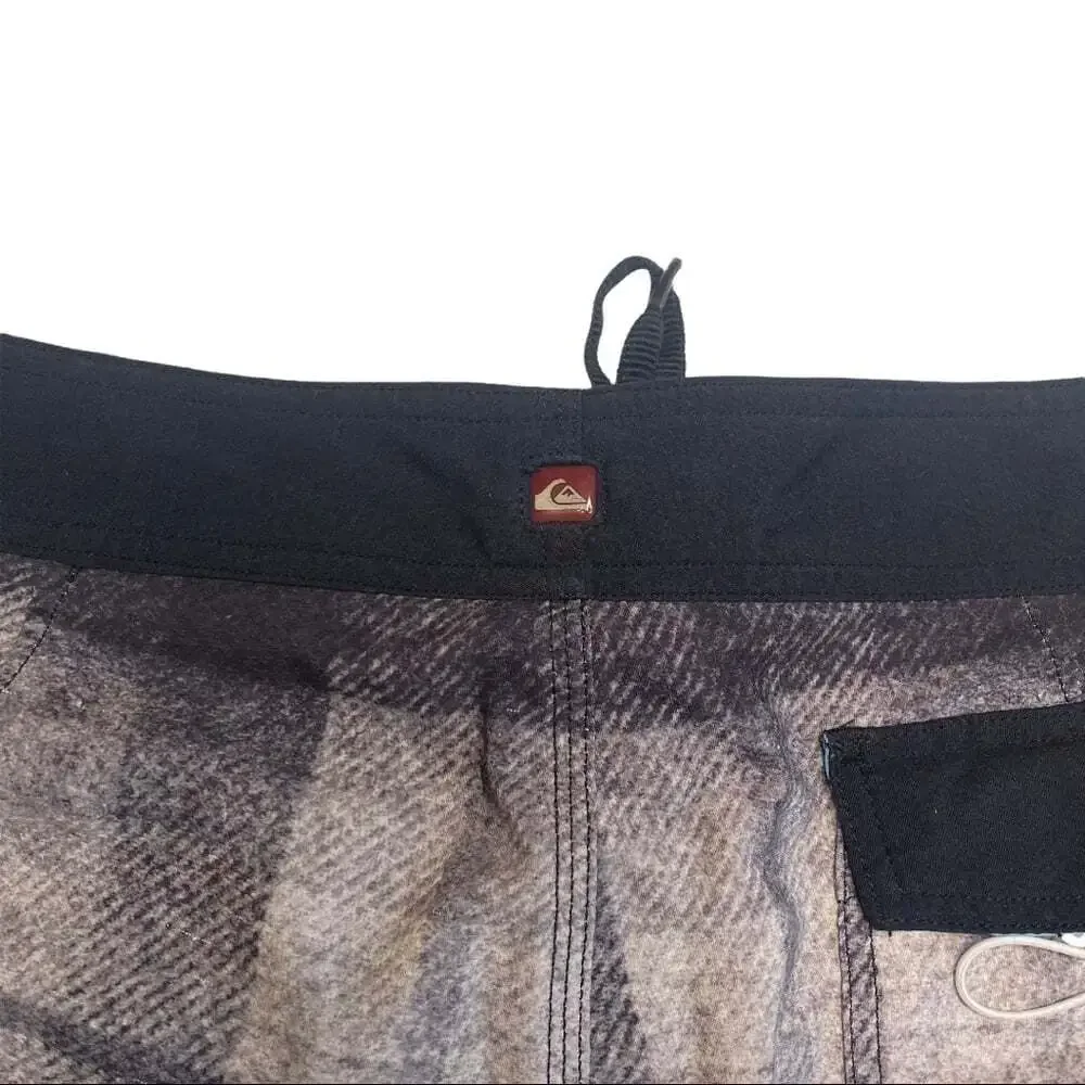 Quicksilver Men's Black Grey Hybrid Swim Board Shorts Size Large 1393